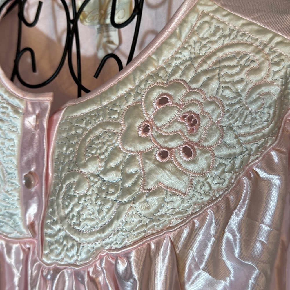 CACHET satiny gown - Picture 4 of 6